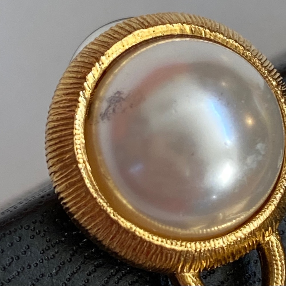 Chanel gold Pearl 31 Rue Cambon earrings jewelry - Picture 7 of 11